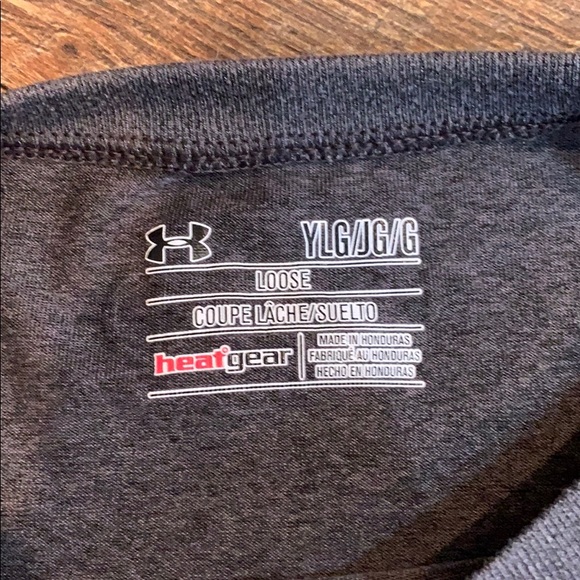 Boys Under Armor T shirt - Picture 2 of 3